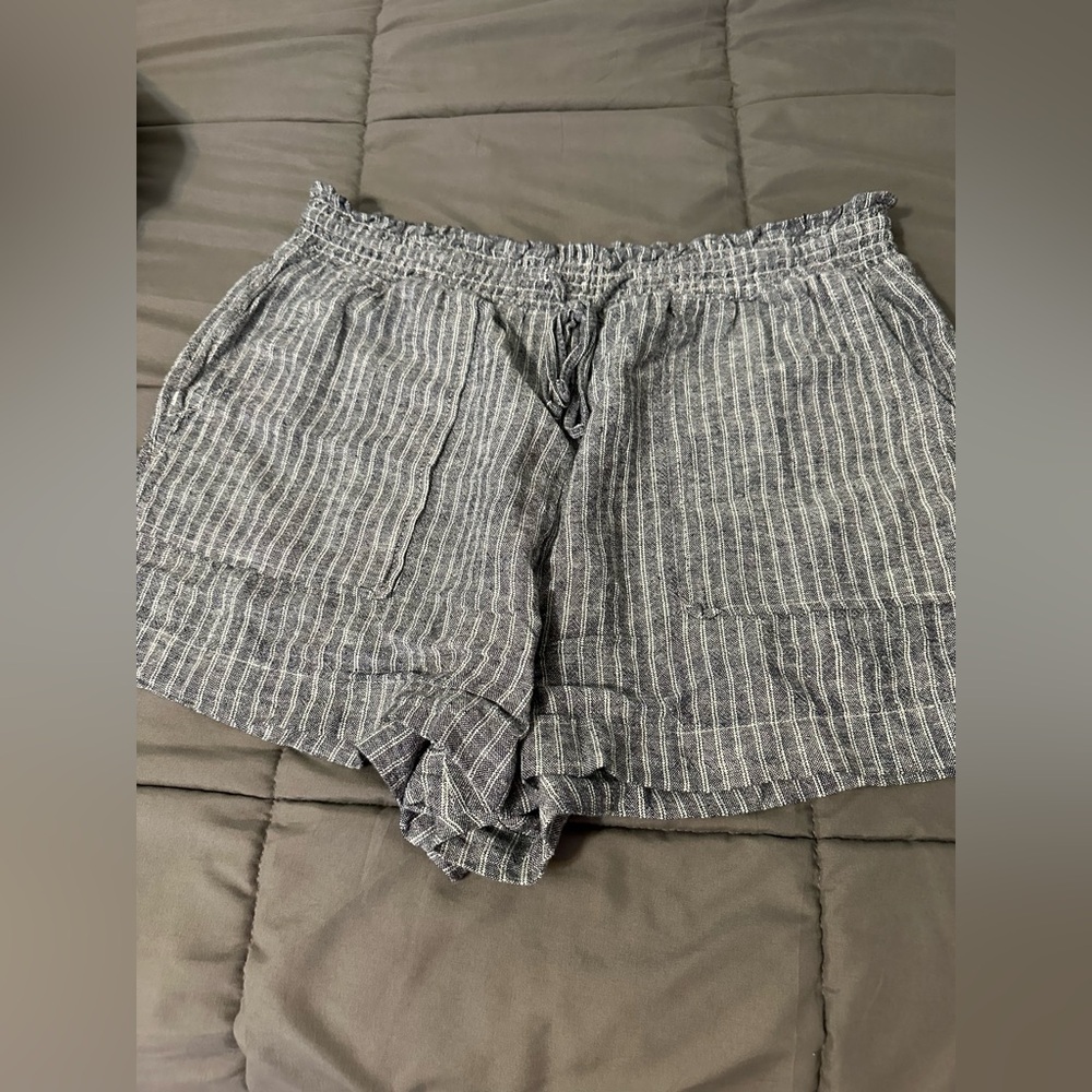 Time and Tru Gray Striped Women's Cargo Shorts